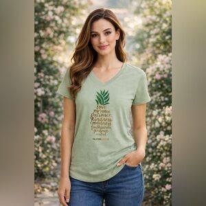 NWT Mint Green Pineapple Tee Verse